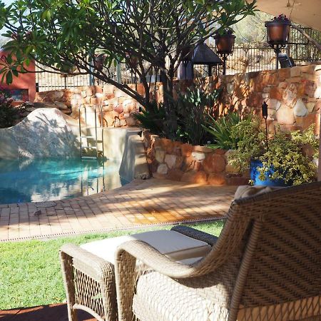 Wilmots On Dixon Bed and Breakfast Alice Springs Exteriör bild