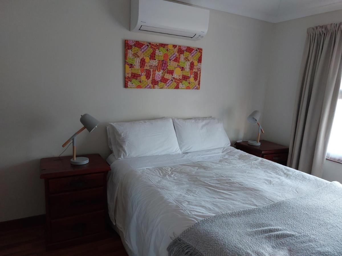 Wilmots On Dixon Bed and Breakfast Alice Springs Exteriör bild