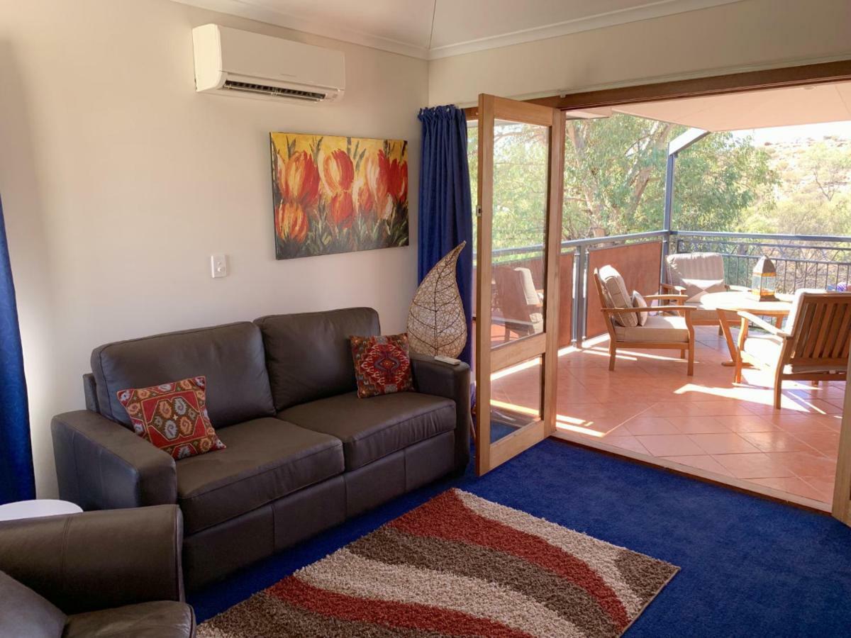 Wilmots On Dixon Bed and Breakfast Alice Springs Exteriör bild