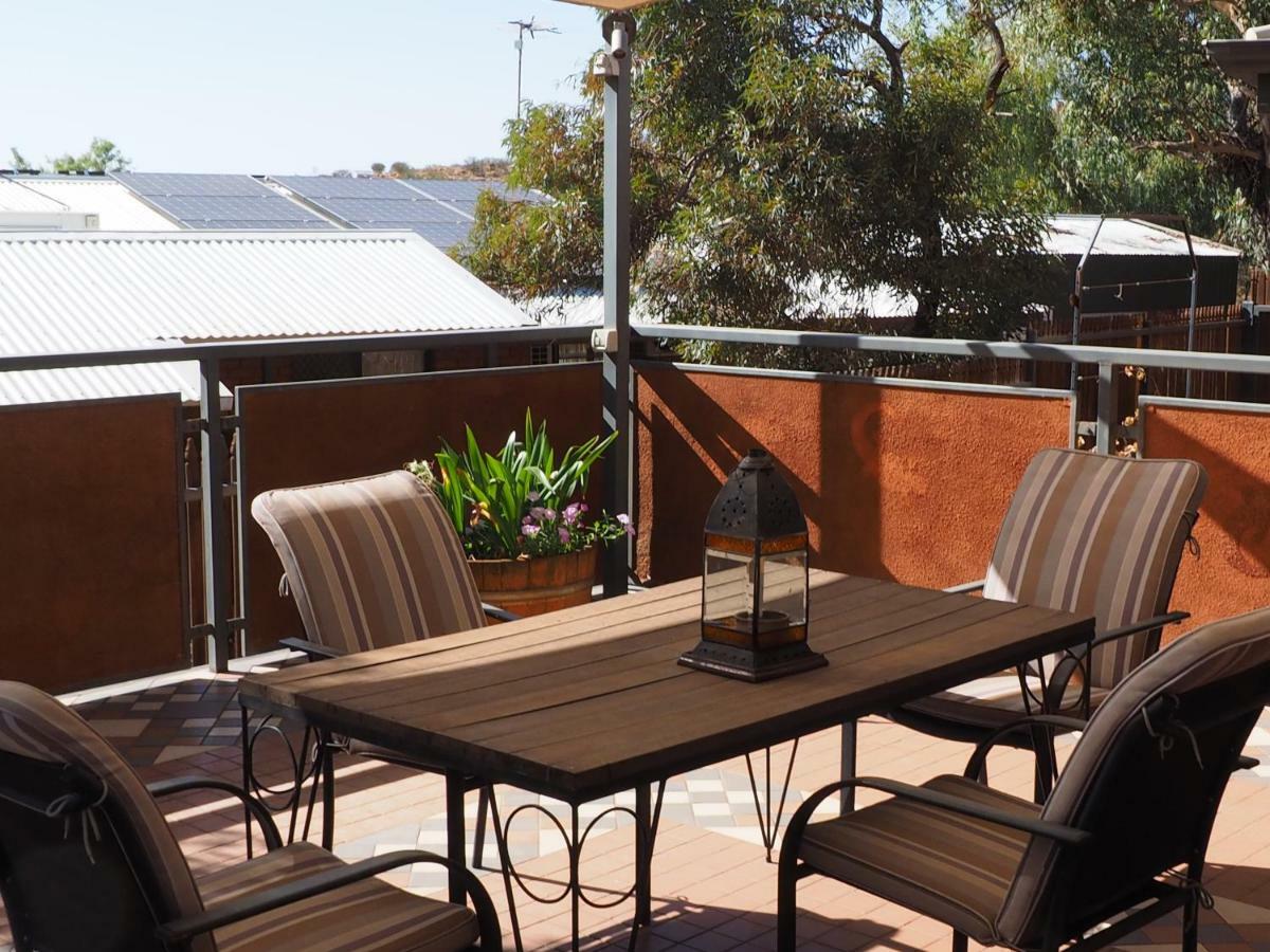 Wilmots On Dixon Bed and Breakfast Alice Springs Exteriör bild