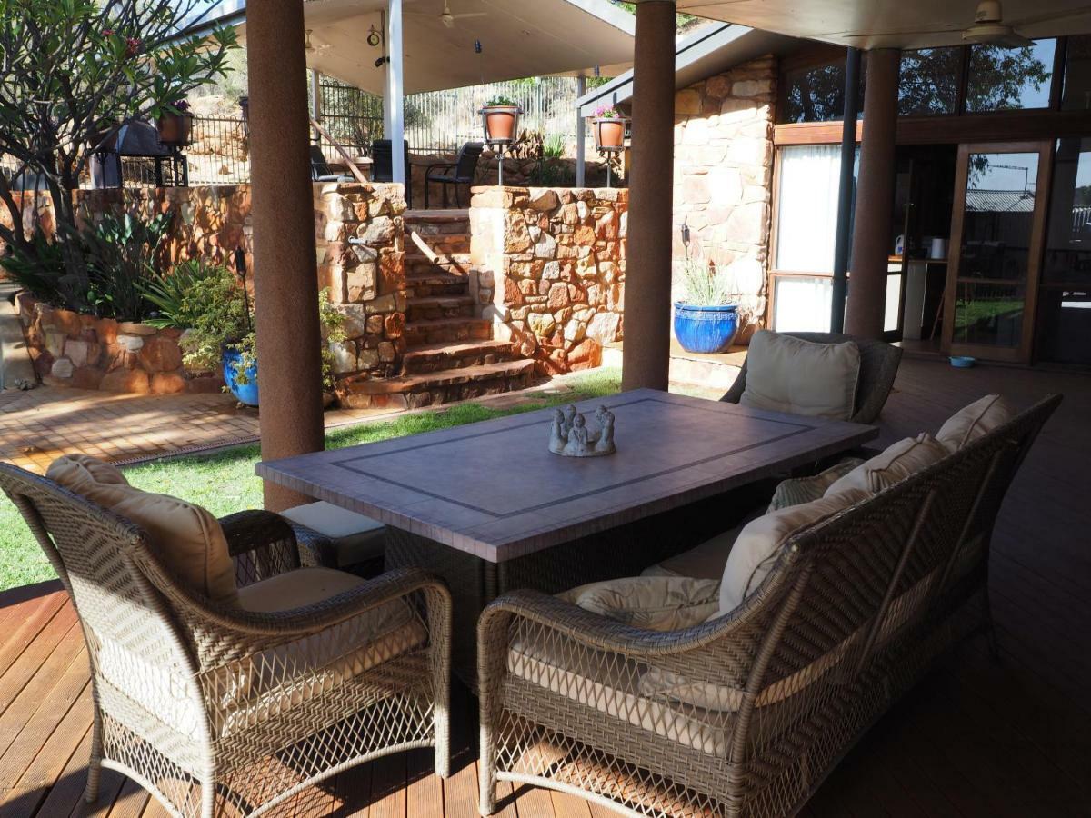 Wilmots On Dixon Bed and Breakfast Alice Springs Exteriör bild