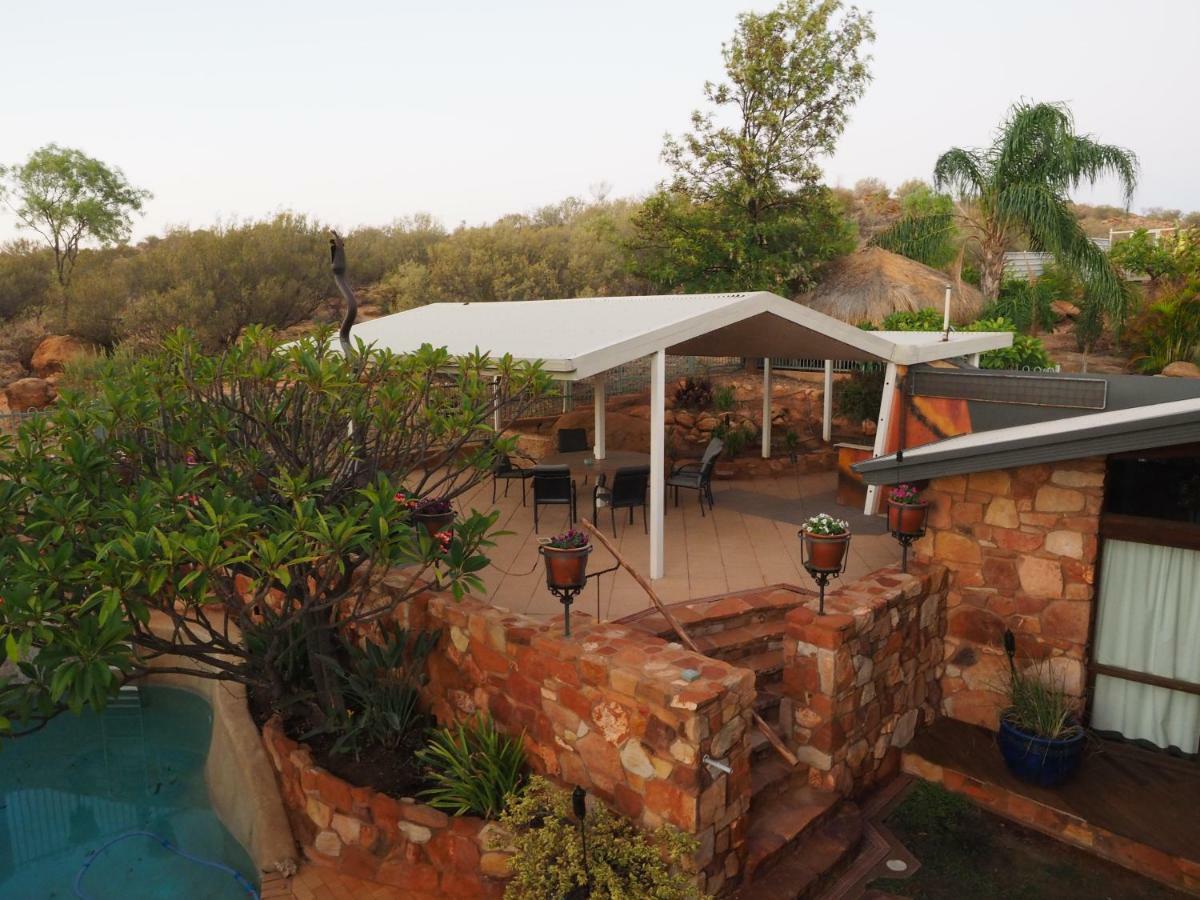 Wilmots On Dixon Bed and Breakfast Alice Springs Exteriör bild